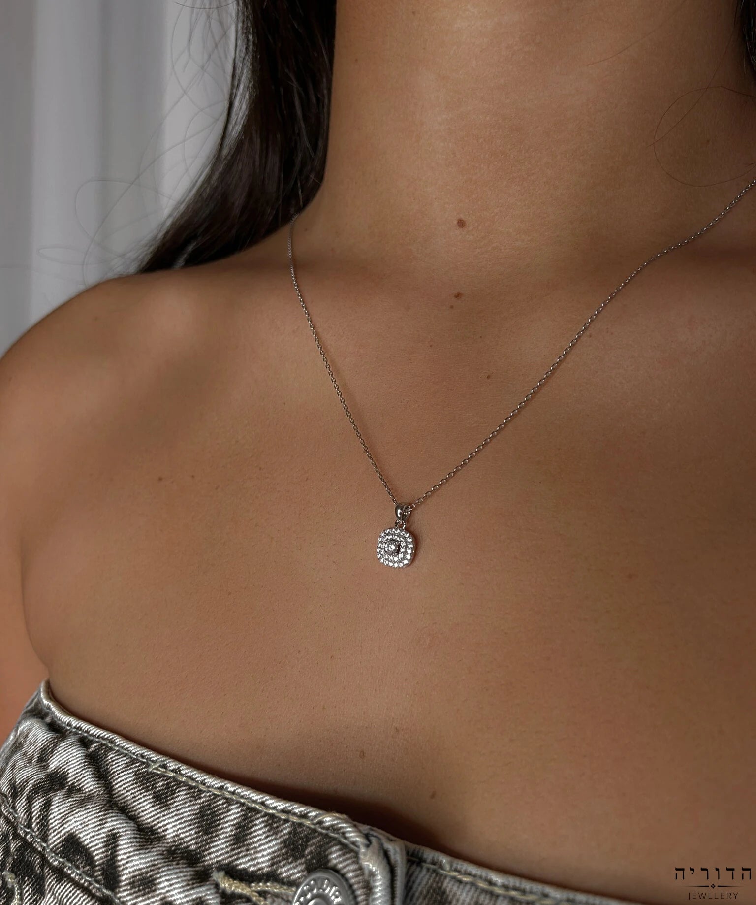 שרשרת תליון מרובע כפול משובץ