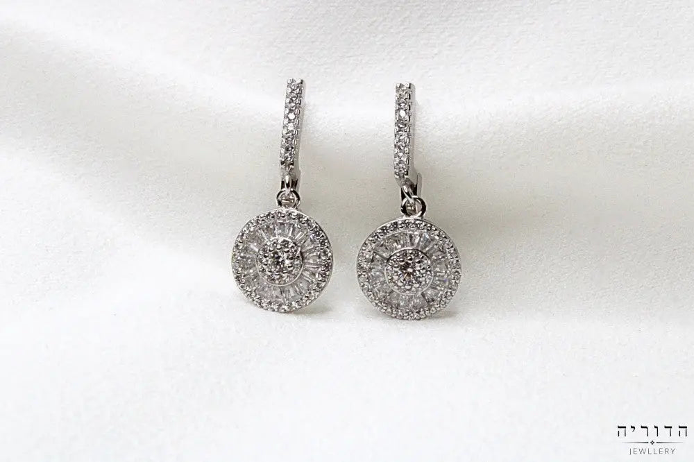 עגילי סוליטר משובצים באבני באגט