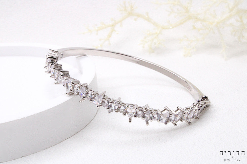 צמיד קשיח משובץ